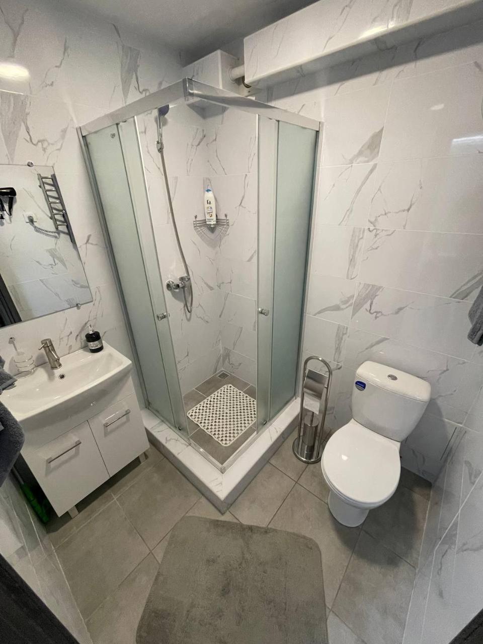 Apartcenter Вип Апартаменты В Центре Города На Гагарина Krivoy Rog Luaran gambar