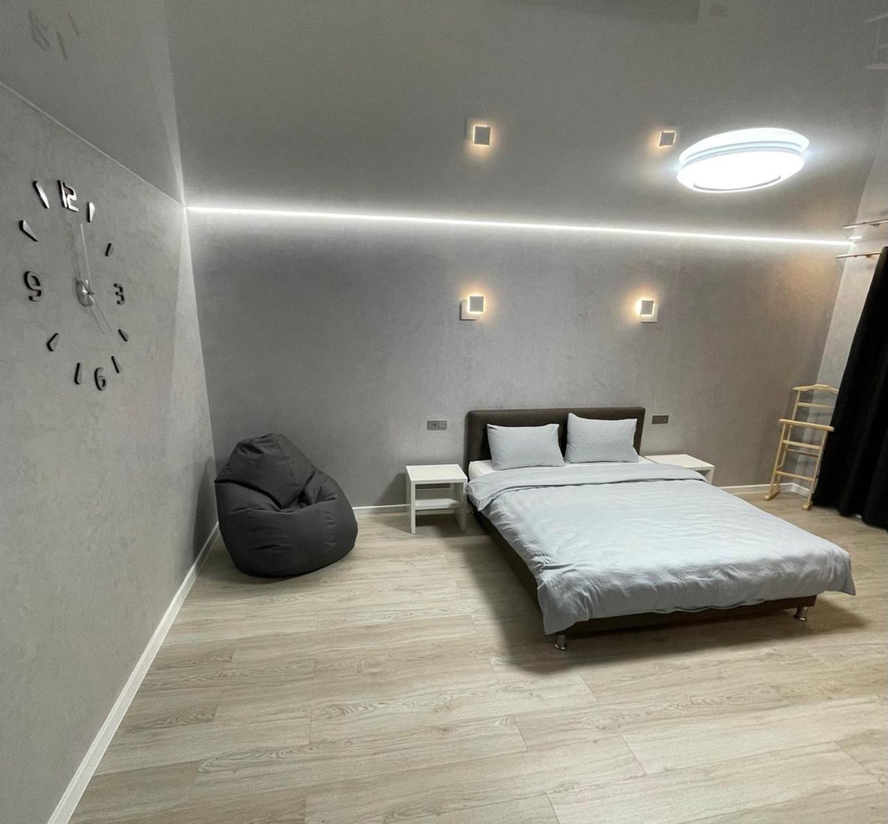 Apartcenter Вип Апартаменты В Центре Города На Гагарина Krivoy Rog Luaran gambar