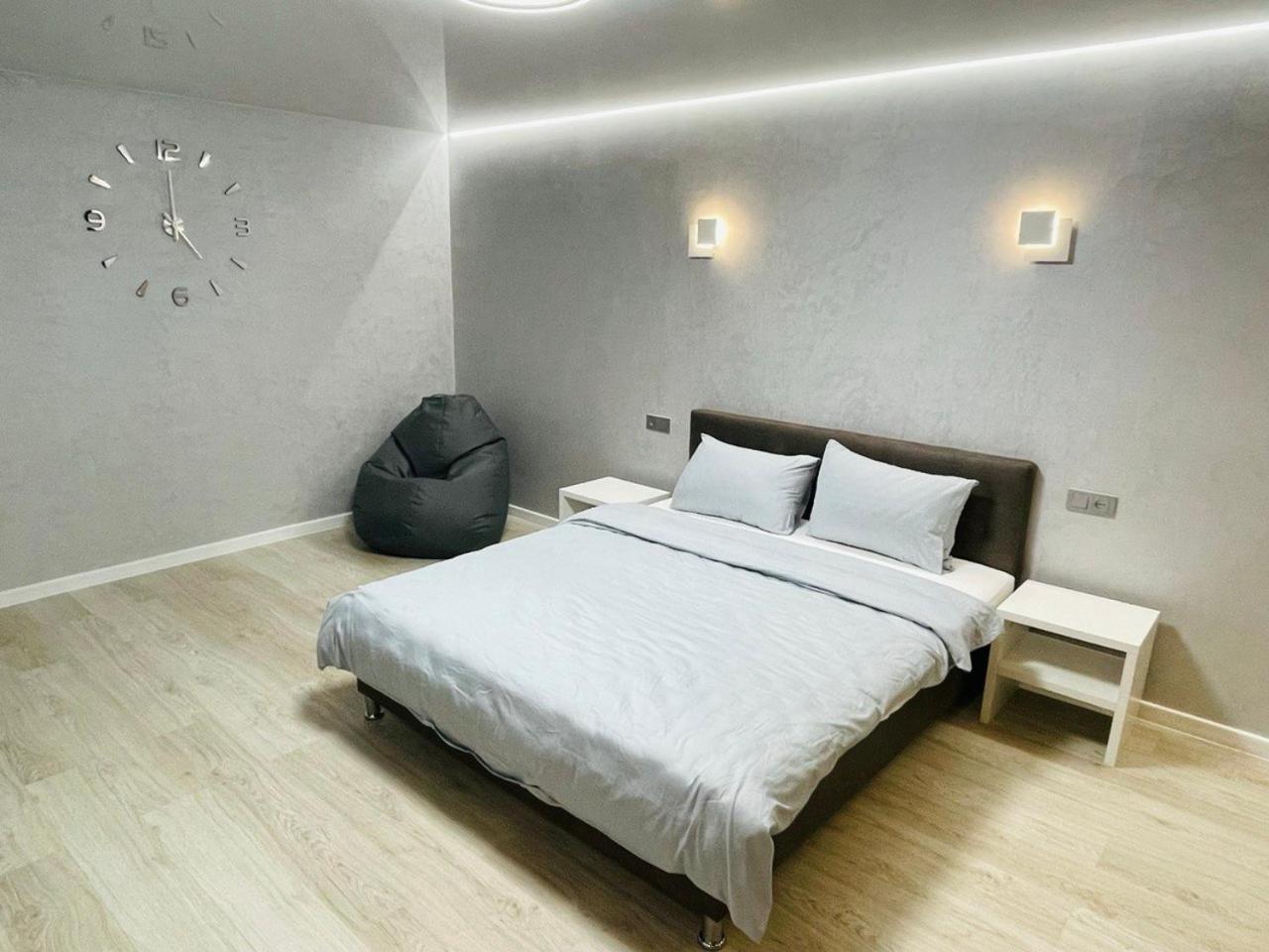 Apartcenter Вип Апартаменты В Центре Города На Гагарина Krivoy Rog Luaran gambar